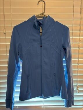 Lululemon Light Blue Women's Zip-Up Jacket | I have the set on my page